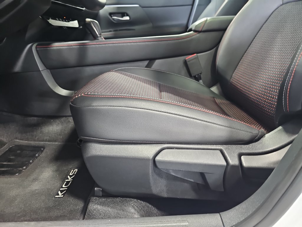 Certified 2026 Nissan Kicks SR w/ SR Premium Package AWD/4WD image 28