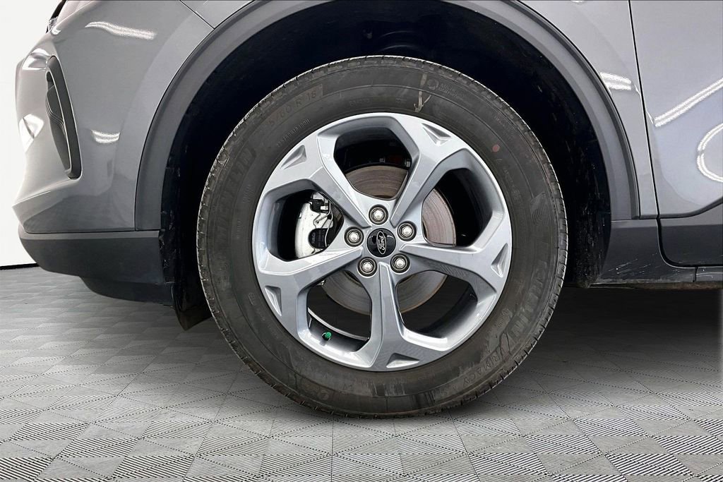 Certified 2025 Ford Escape ST-Line image 9