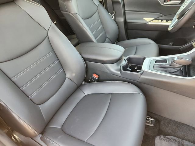 Used 2025 Toyota RAV4 XLE Premium image 10
