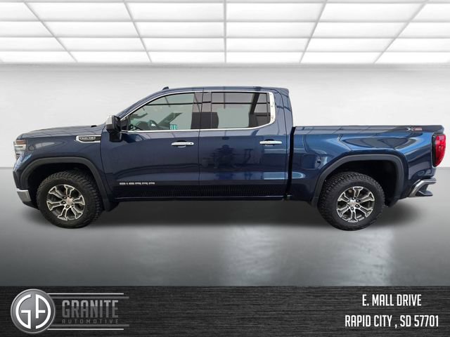 Used 2022 GMC Sierra 1500 SLT w/ SLT Convenience Package image 2