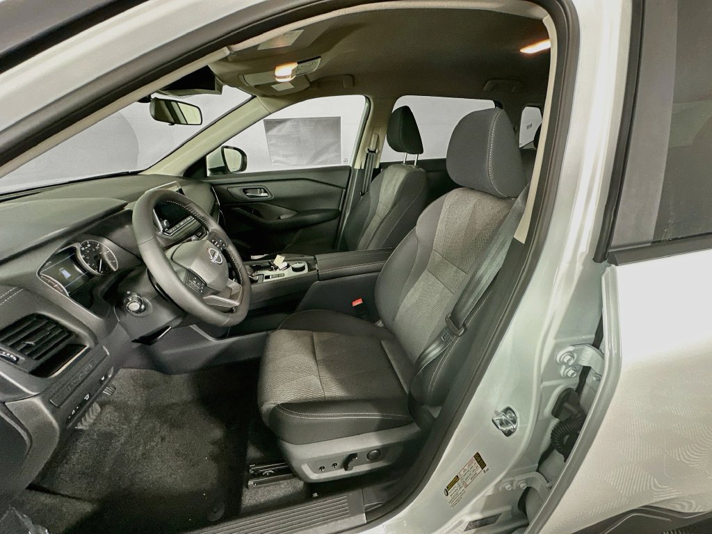 New 2027 Nissan Rogue SV w/ Cold Weather Package AWD/4WD image 28