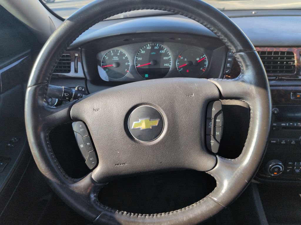 Used 2013 Chevrolet Impala LTZ FWD image 14