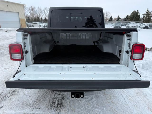 Used 2023 Jeep Gladiator Rubicon w/ Cold Weather Group image 3