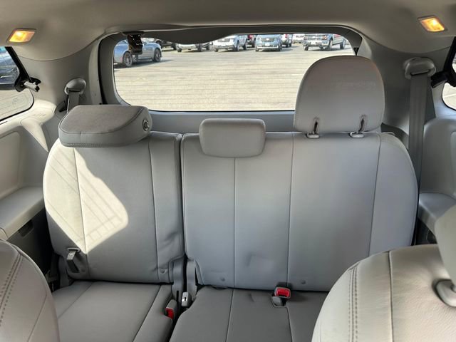 Used 2017 Toyota Sienna XLE w/ XLE Navigation Package AWD/4WD image 21