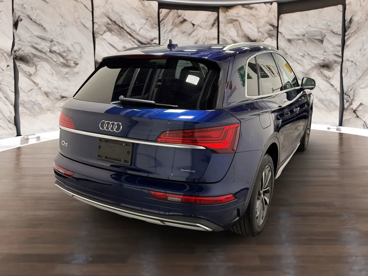 Used 2021 Audi Q5 2.0T Premium w/ Convenience Package AWD/4WD image 4