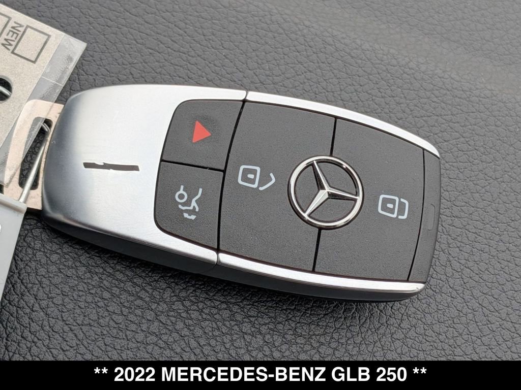 Used 2022 Mercedes-Benz GLB 250 4MATIC image 31