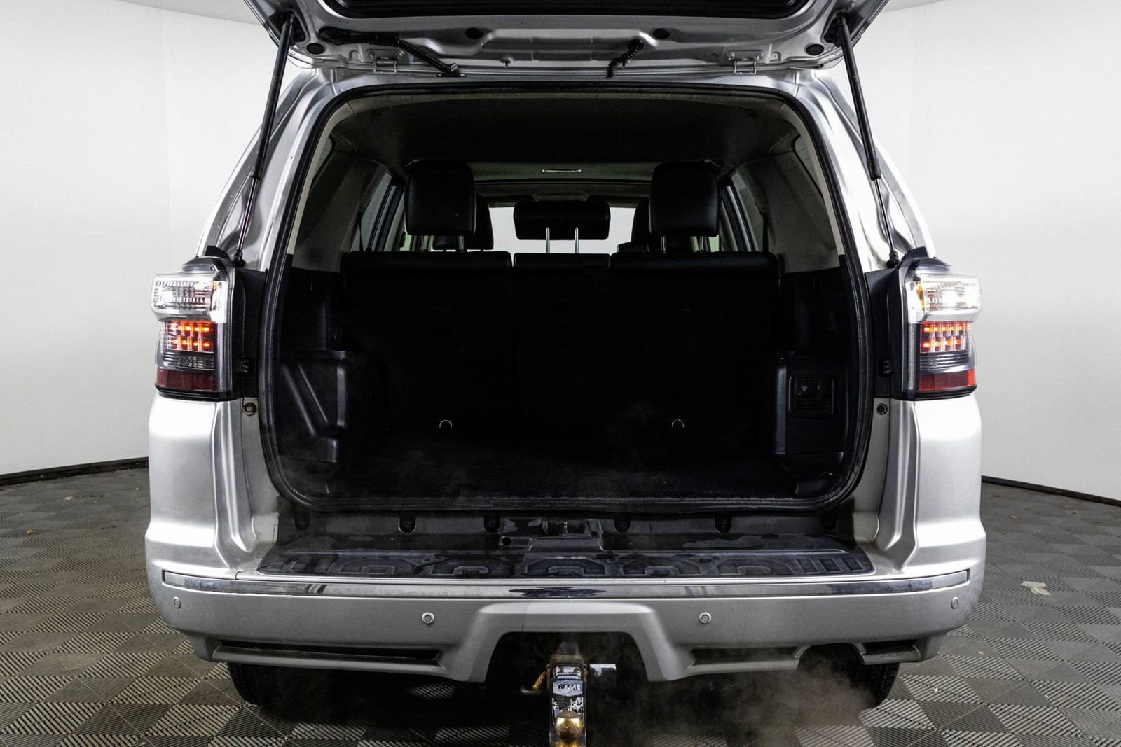 Used 2014 Toyota 4Runner Limited AWD/4WD image 36