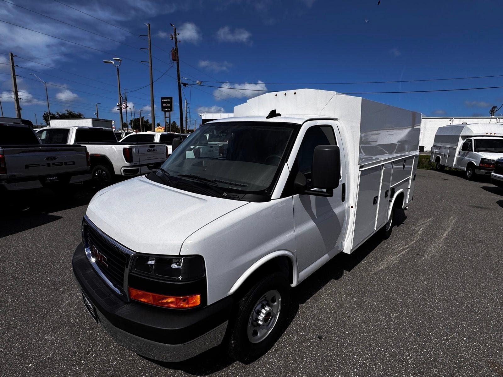 New 2025 GMC Savana 3500 w/ Power Convenience Package RWD image 20