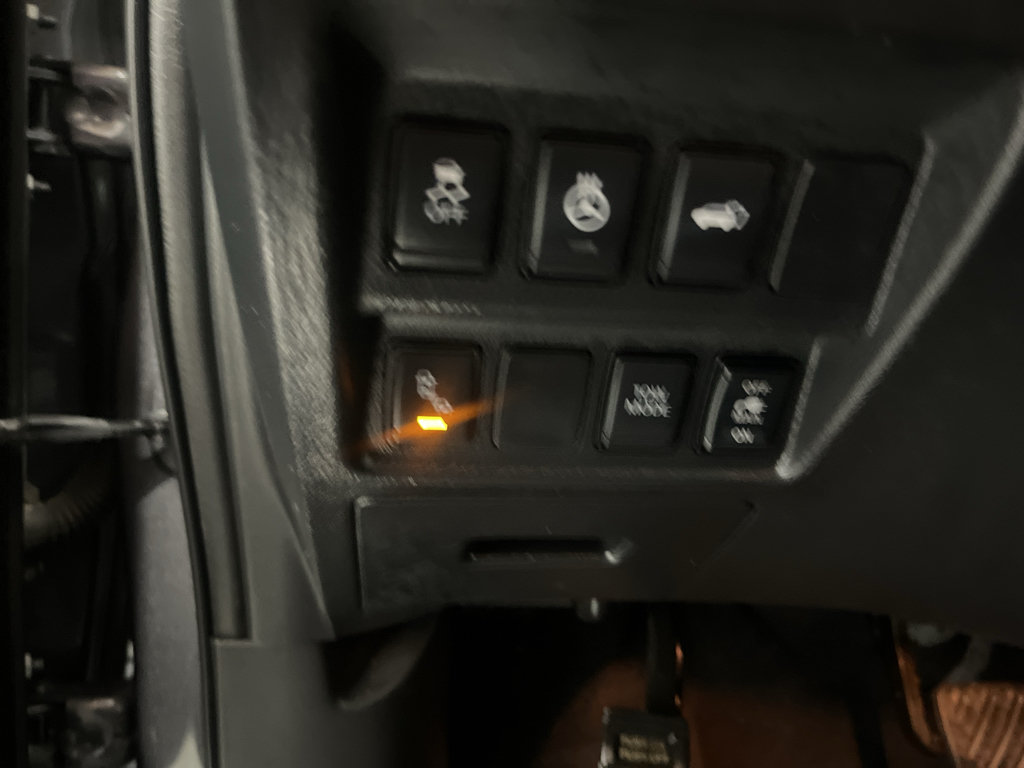 Used 2019 Nissan Pathfinder SL FWD image 32