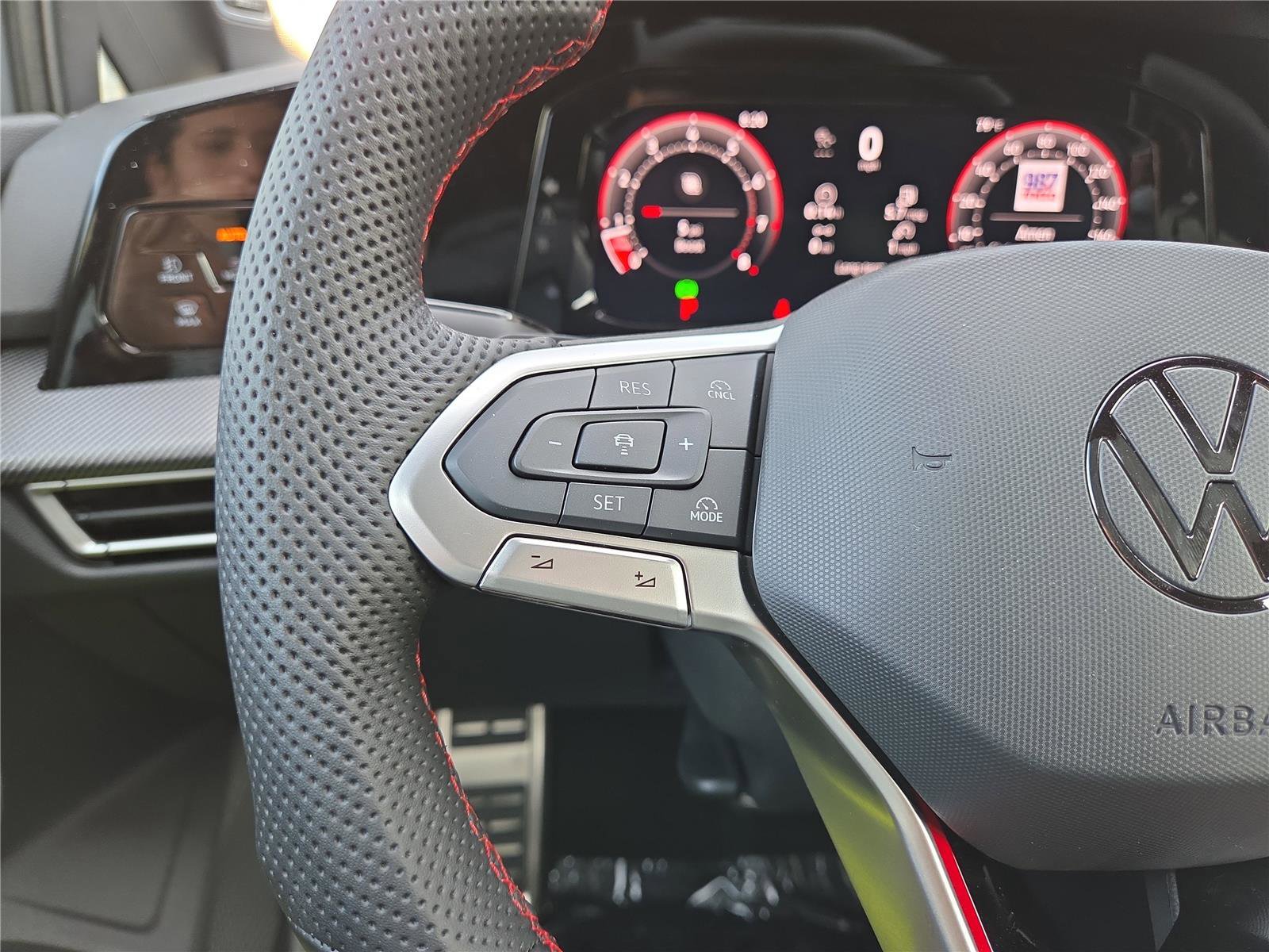 New 2026 Volkswagen GTI SE FWD image 15