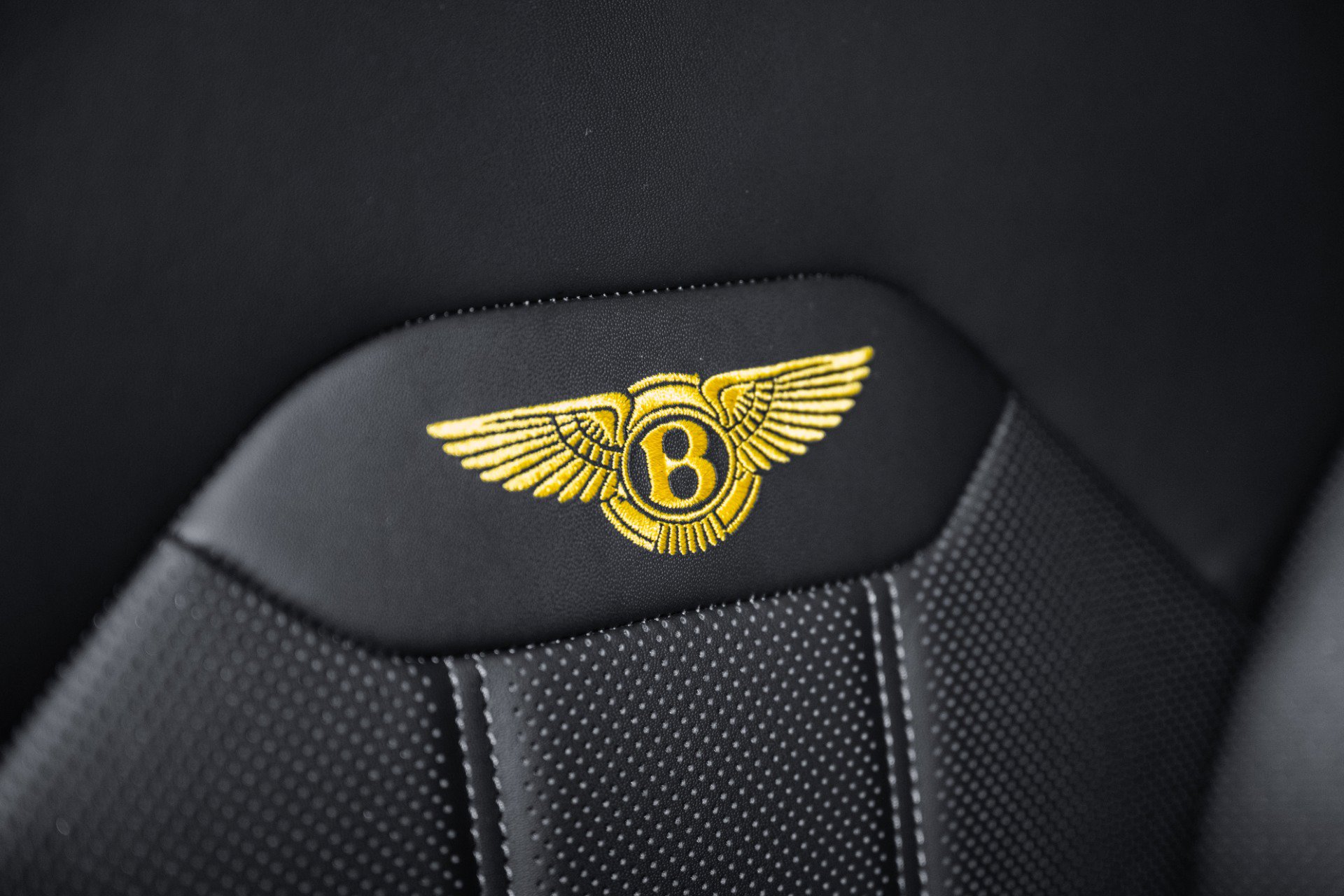 New 2025 Bentley Bentayga image 51