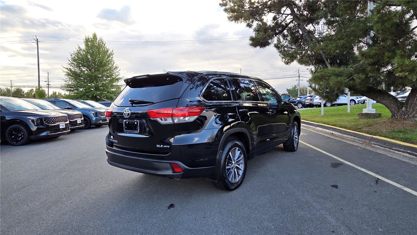 Used 2018 Toyota Highlander XLE AWD/4WD image 77