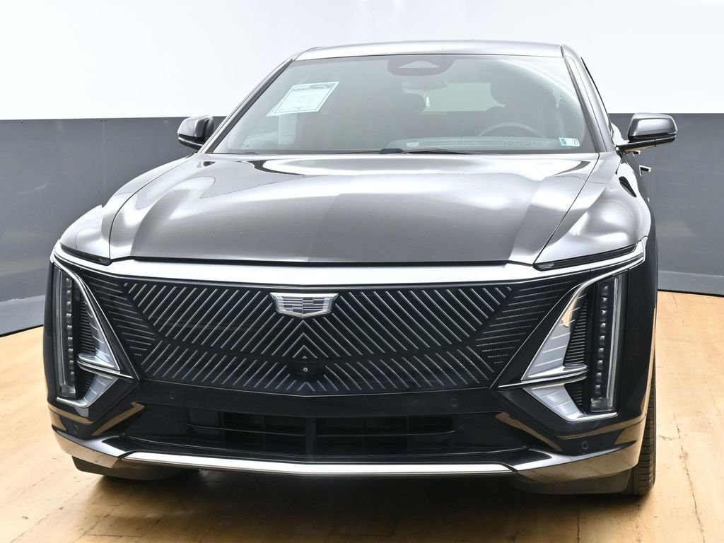 Used 2024 Cadillac Lyriq Luxury AWD/4WD image 5