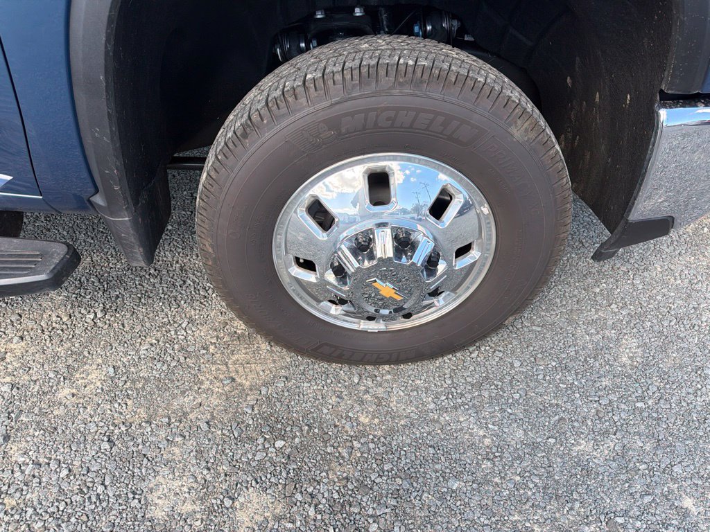 Used 2026 Chevrolet Silverado 3500 LT w/ Safety Package AWD/4WD image 10