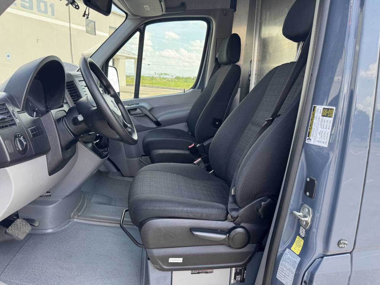 Used 2018 Mercedes-Benz Sprinter 2500 image 11