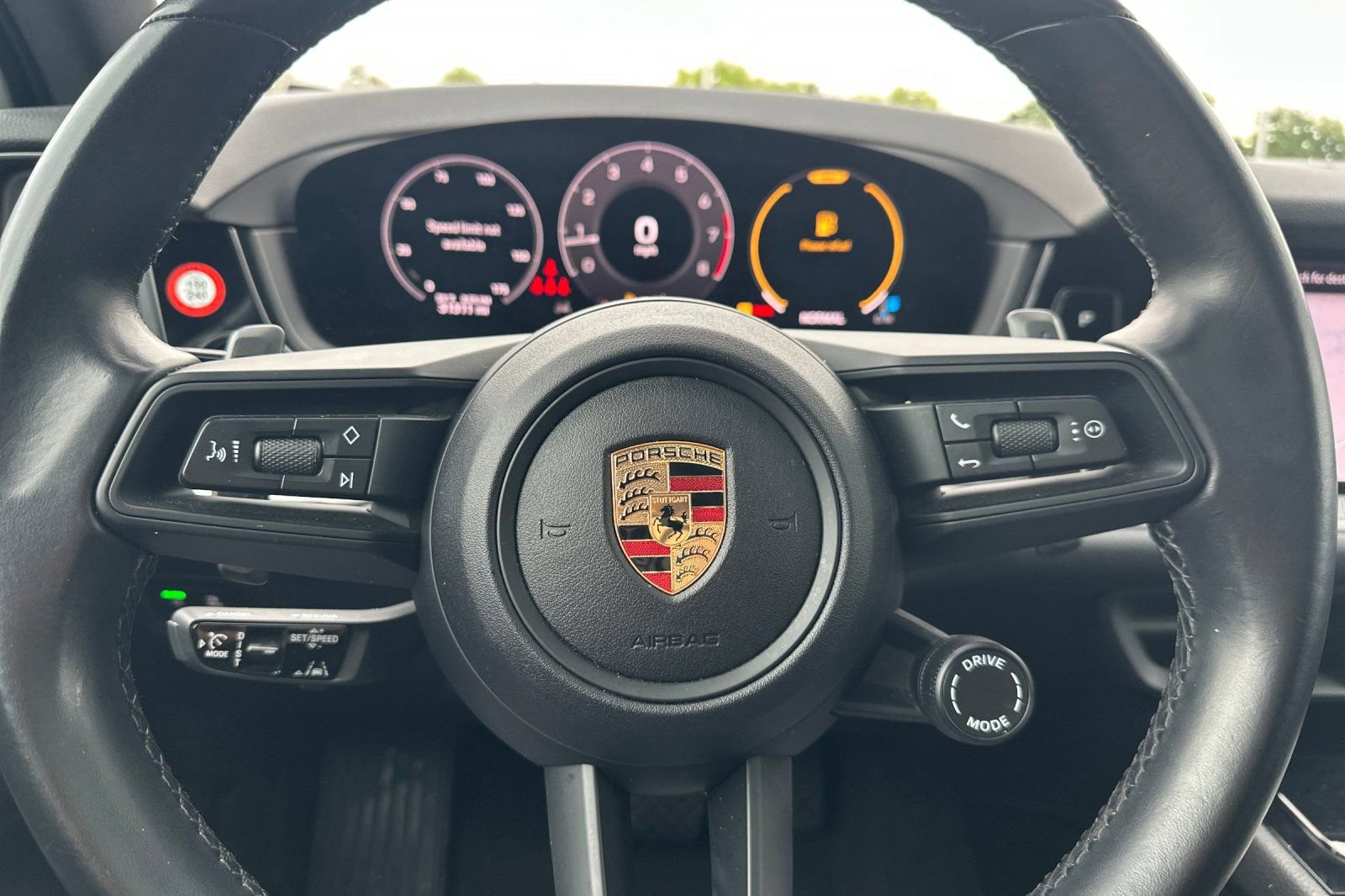 Used 2024 Porsche Cayenne image 35