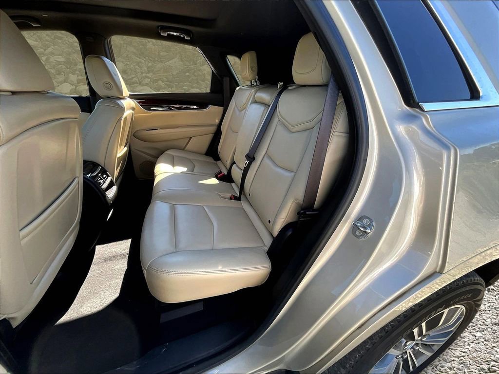 Used 2017 Cadillac XT5 Luxury w/ Driver Awareness Package image 24