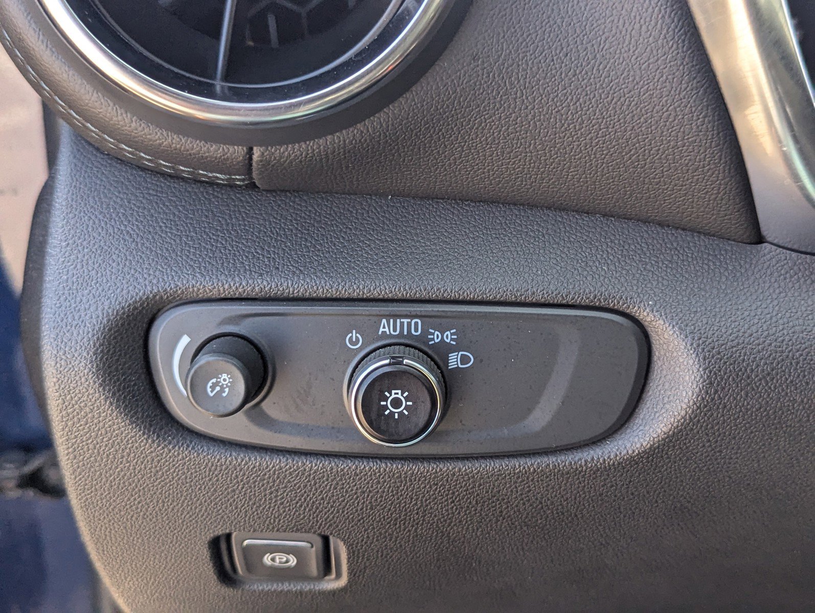 Certified 2022 Chevrolet Blazer LT image 16