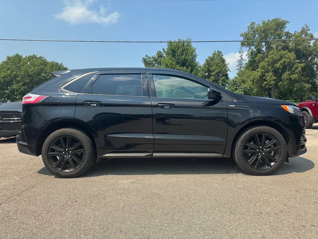 Used 2023 Ford Edge ST-Line w/ Class II Trailer Tow Package AWD/4WD image 4