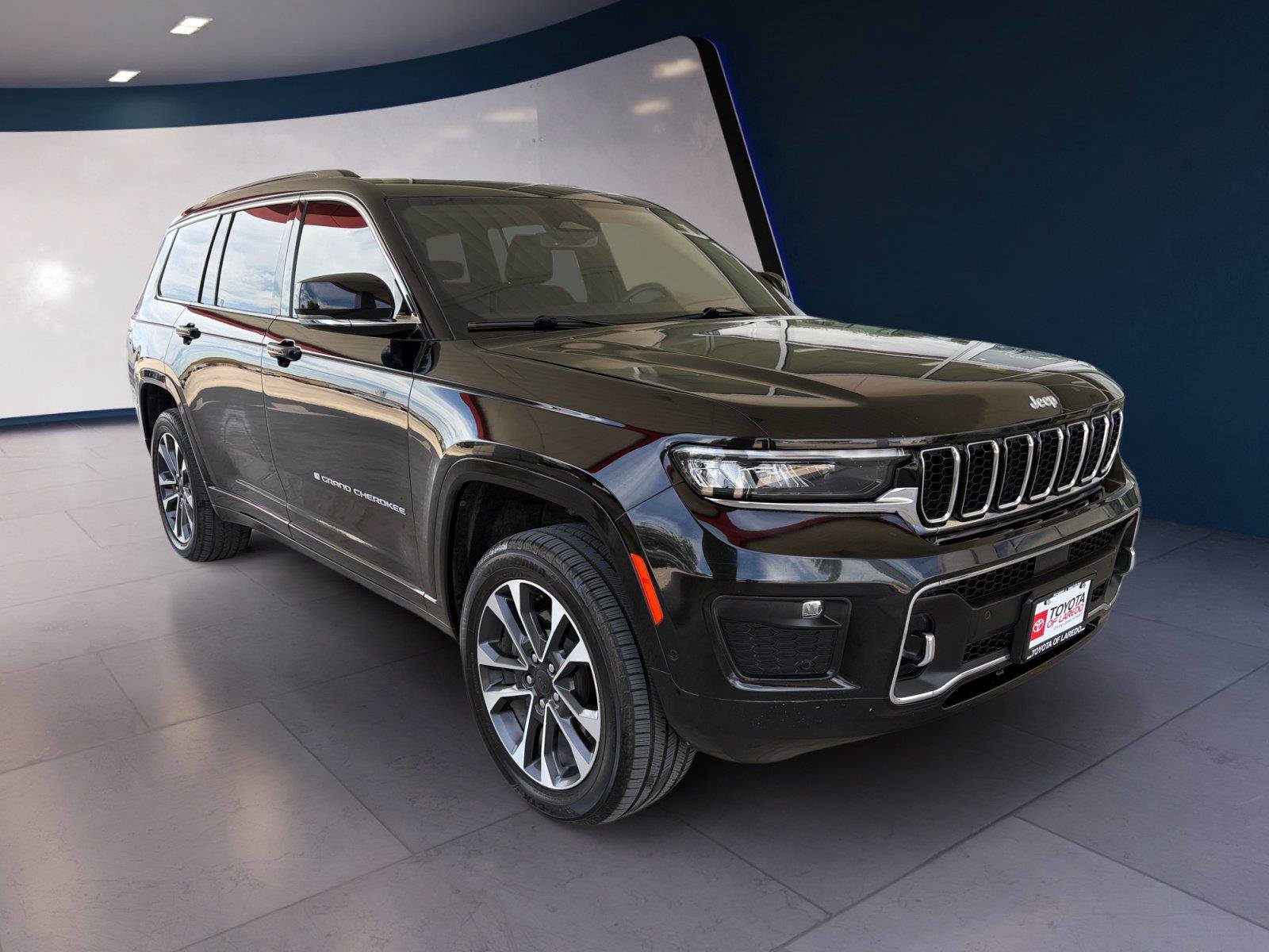 Used 2024 Jeep Grand Cherokee L Overland w/ Trailer Tow Package AWD/4WD image 7