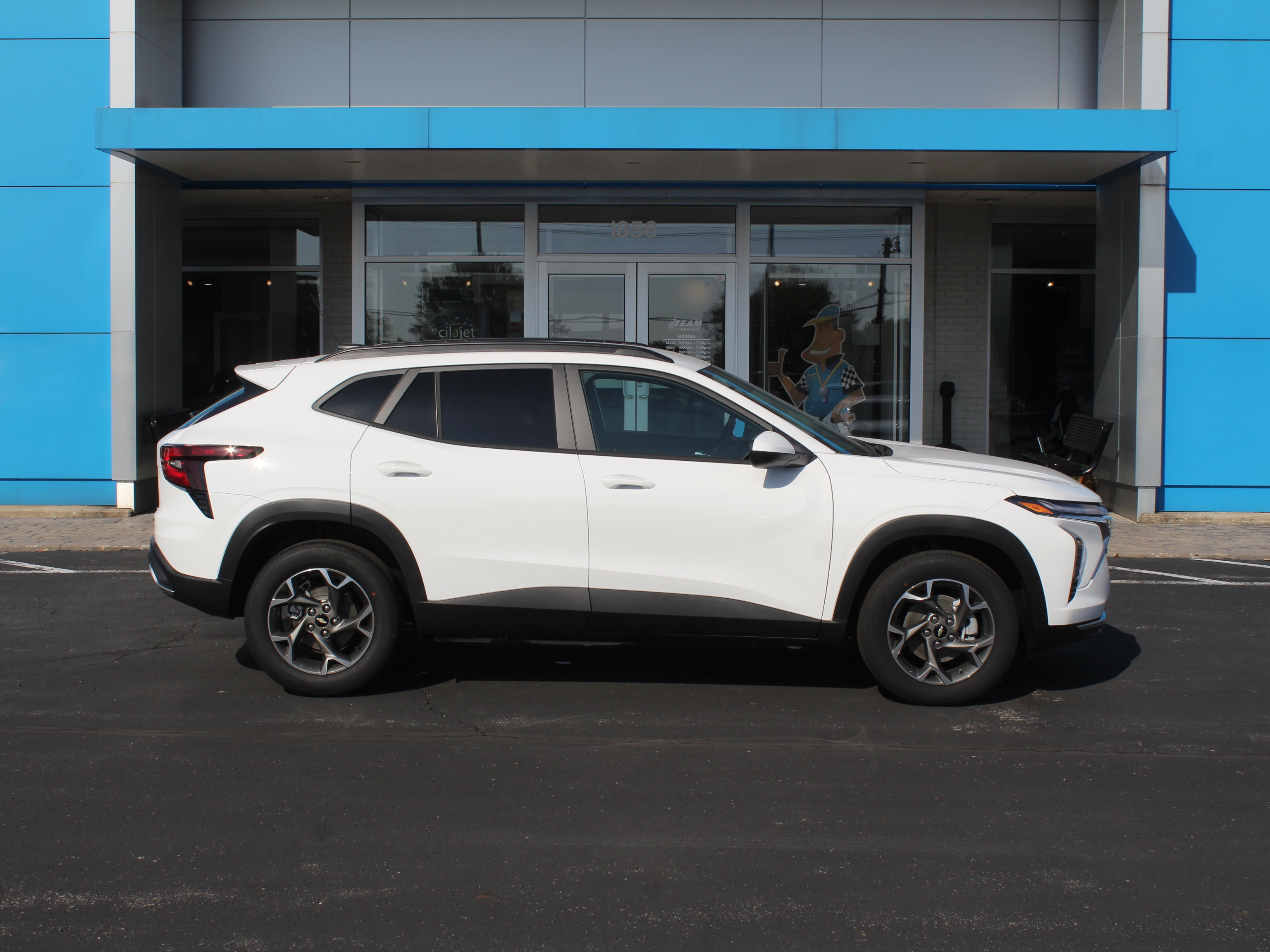 New 2026 Chevrolet Trax LT FWD image 5