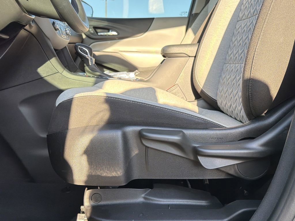 Used 2022 Chevrolet Equinox LS FWD image 21
