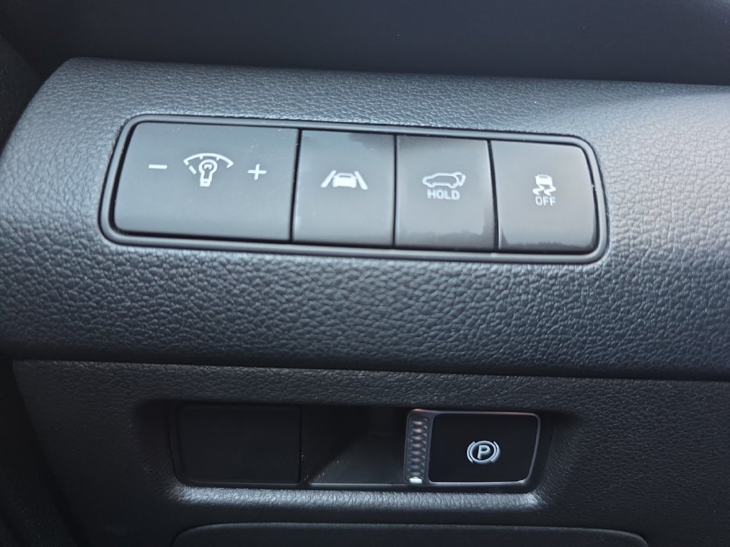 Used 2023 Hyundai Santa Fe SEL FWD image 9