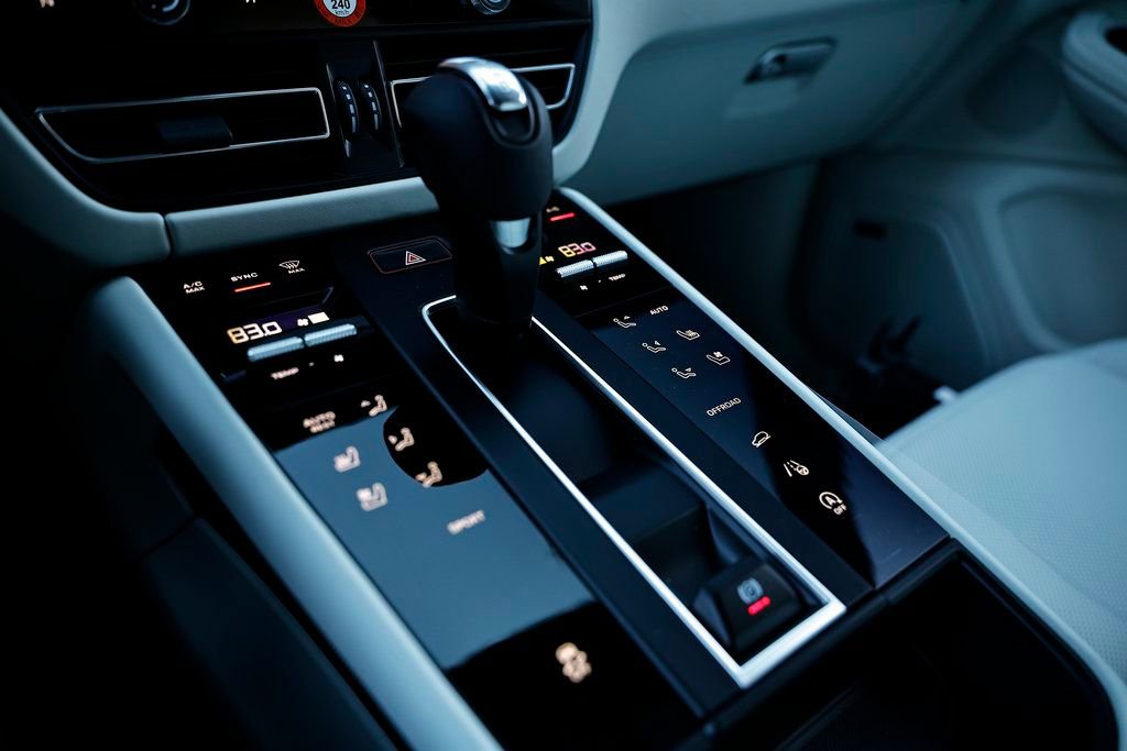 New 2026 Porsche Macan image 40