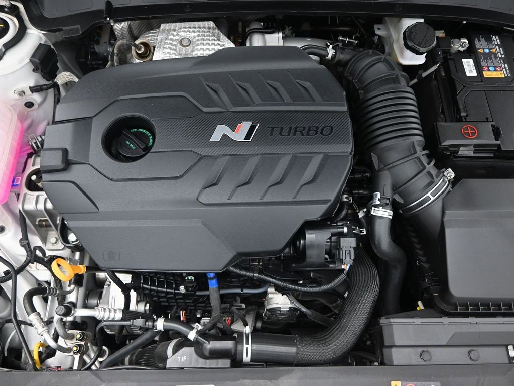 Used 2025 Hyundai Elantra N Base image 40