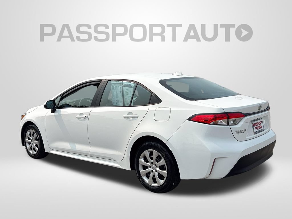 Used 2025 Toyota Corolla LE FWD image 4