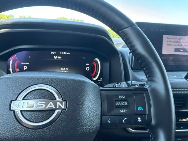 Used 2025 Nissan Rogue SL AWD/4WD image 11
