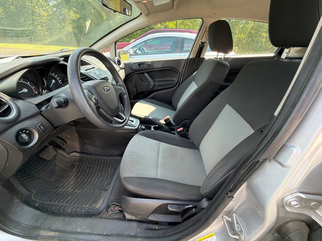 Used 2015 Ford Fiesta S FWD image 9