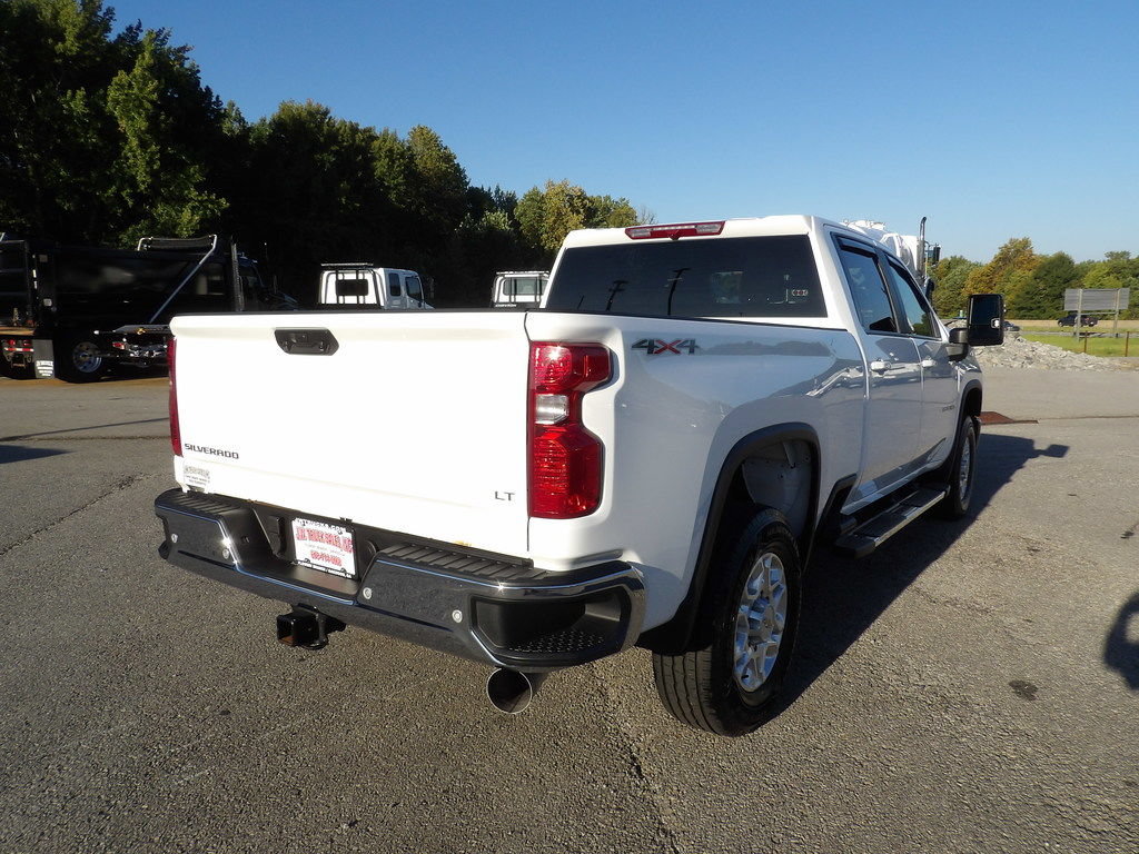 Used 2025 Chevrolet Silverado 3500 LT w/ Safety Package AWD/4WD image 7