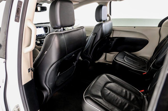 Used 2022 Chrysler Pacifica Limited FWD image 38
