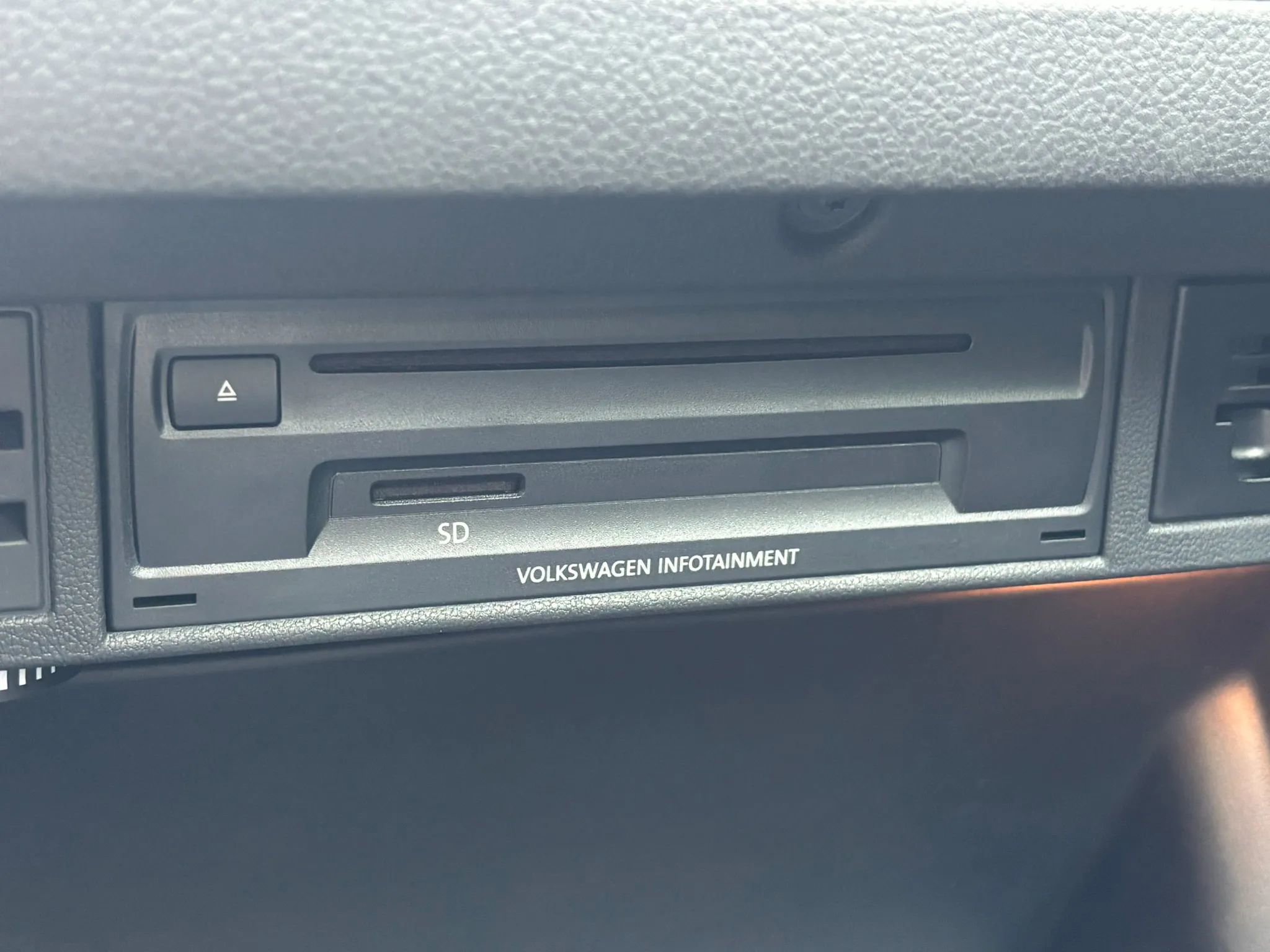 Used 2017 Volkswagen Golf S FWD image 36