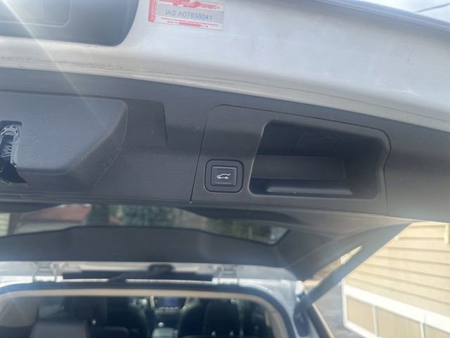 Used 2018 GMC Acadia Denali w/ Technology Package FWD image 15