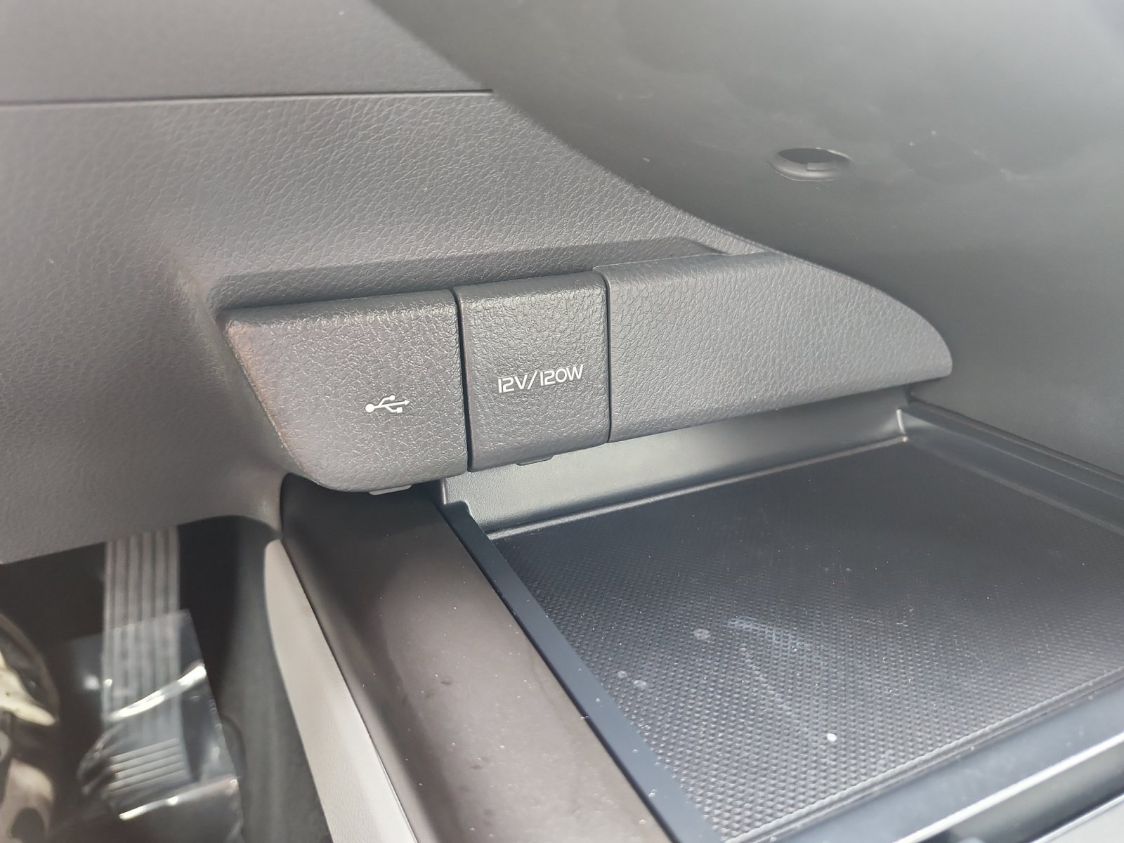 Used 2022 Toyota Camry SE FWD image 19