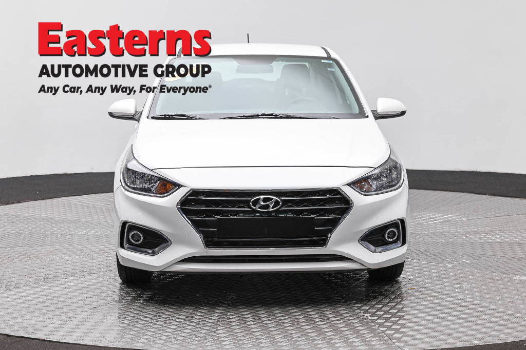 Used 2022 Hyundai Accent SEL FWD image 3