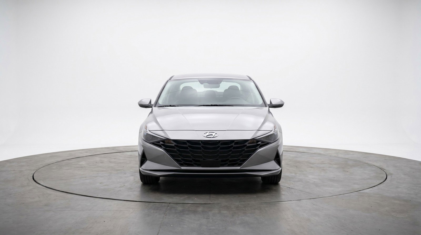 Used 2025 Hyundai Elantra SEL FWD image 2