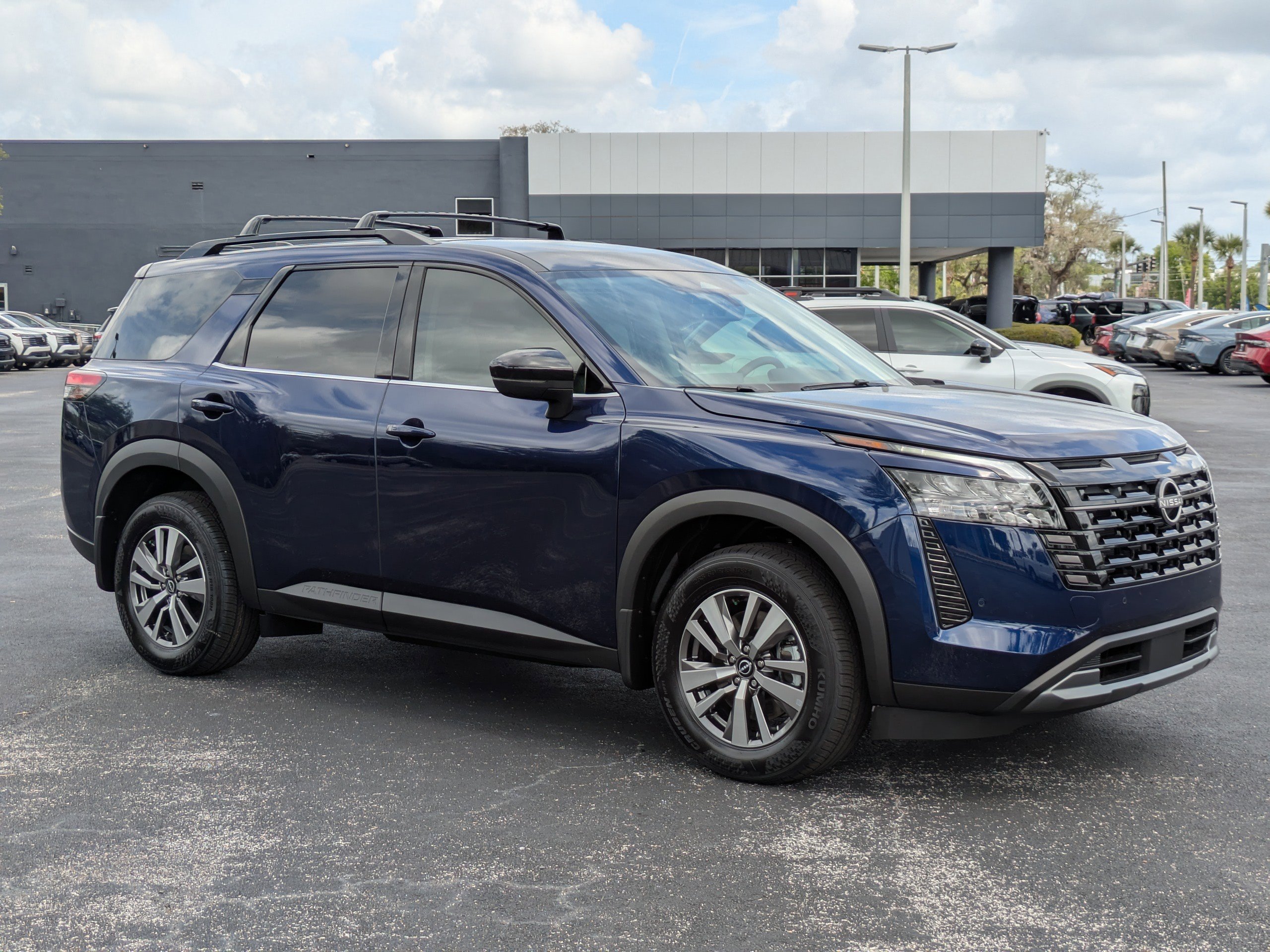 New 2026 Nissan Pathfinder SL FWD image 2