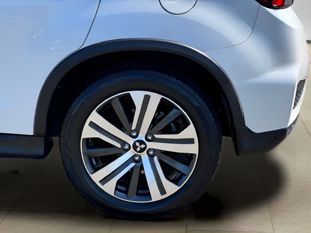 Used 2020 Mitsubishi Outlander Sport SE AWD/4WD image 34