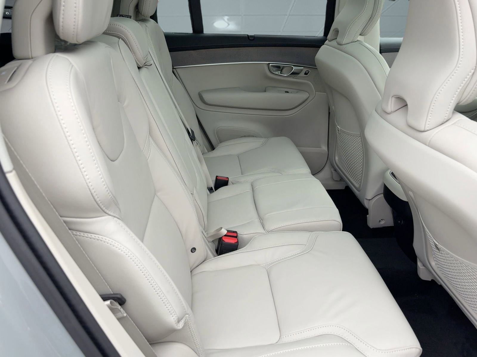 New 2026 Volvo XC90 B6 Ultra image 29