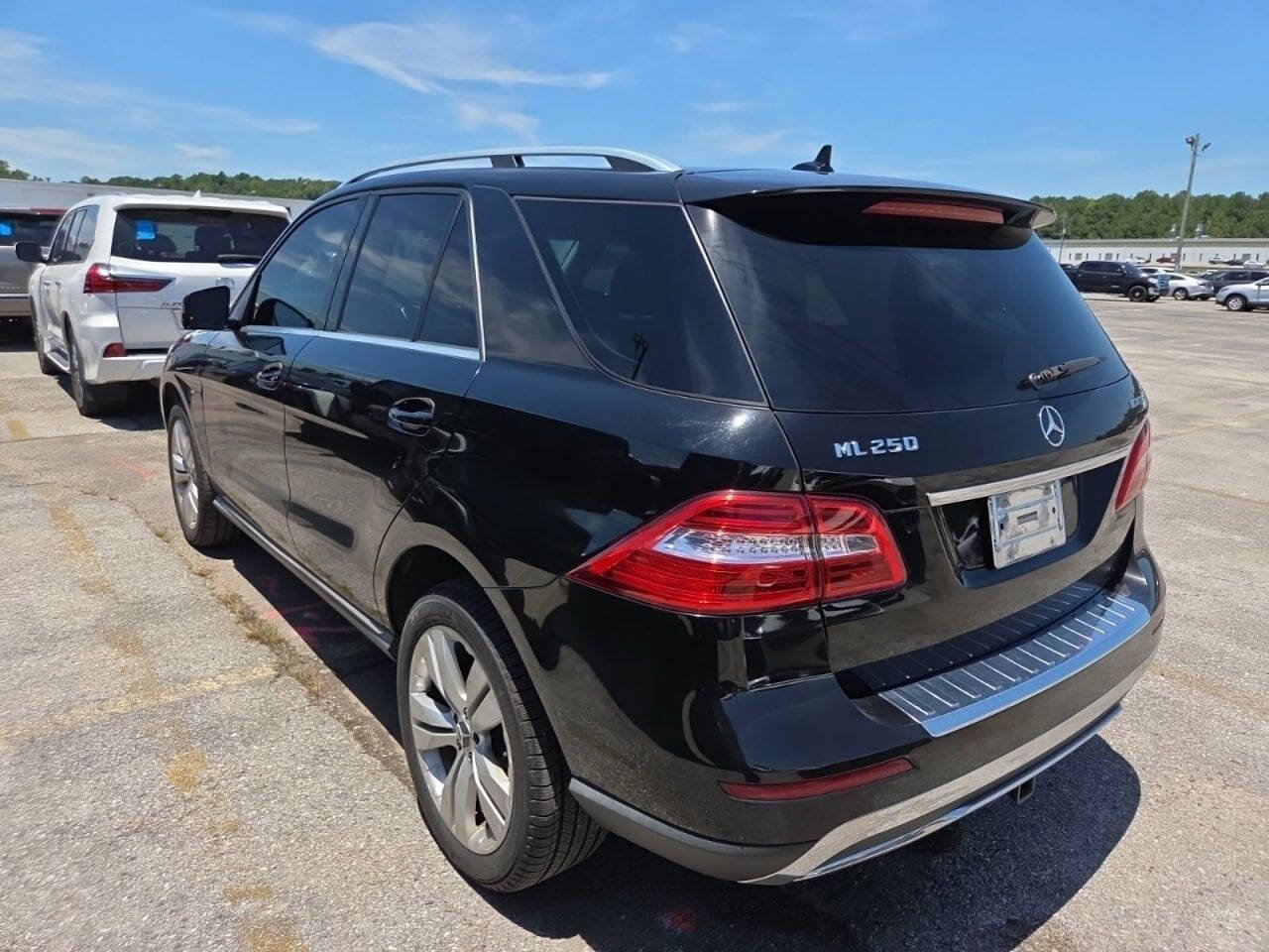 Used 2015 Mercedes-Benz ML 250 BlueTEC 4MATIC image 4