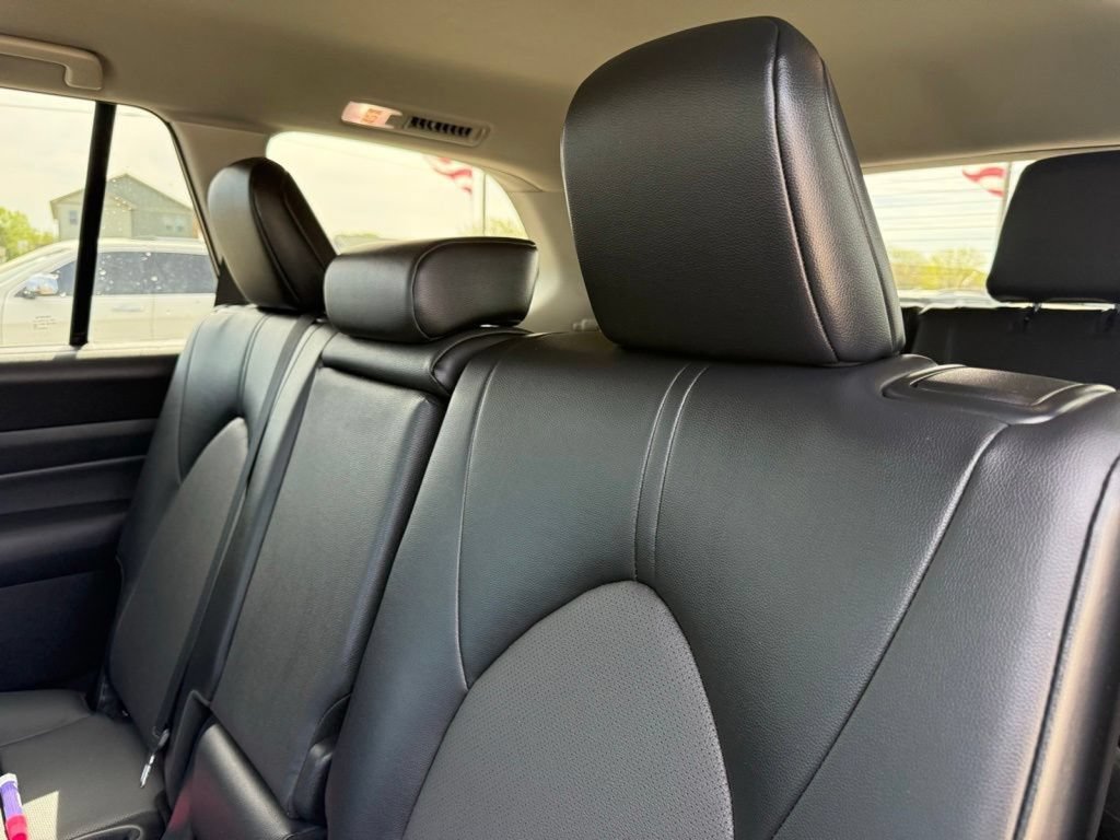 Used 2024 Toyota Grand Highlander AWD image 39