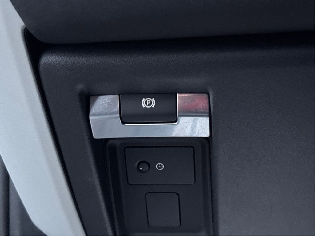 Used 2023 Land Rover Defender 90 S image 37