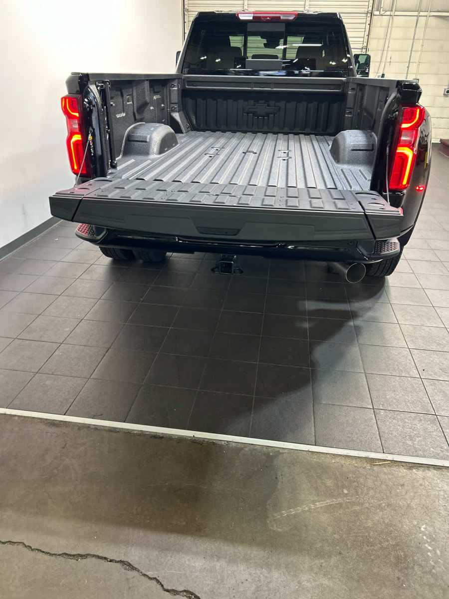 New 2026 Chevrolet Silverado 3500 High Country w/ High Country Premium Package AWD/4WD image 11