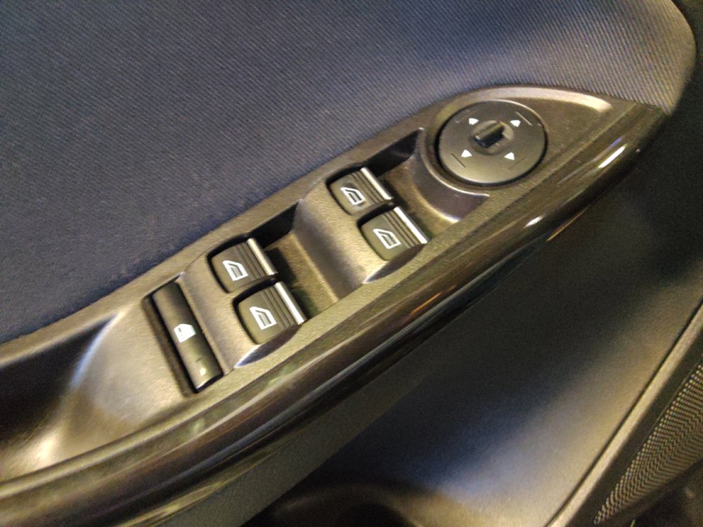 Used 2018 Ford Focus Titanium FWD image 27