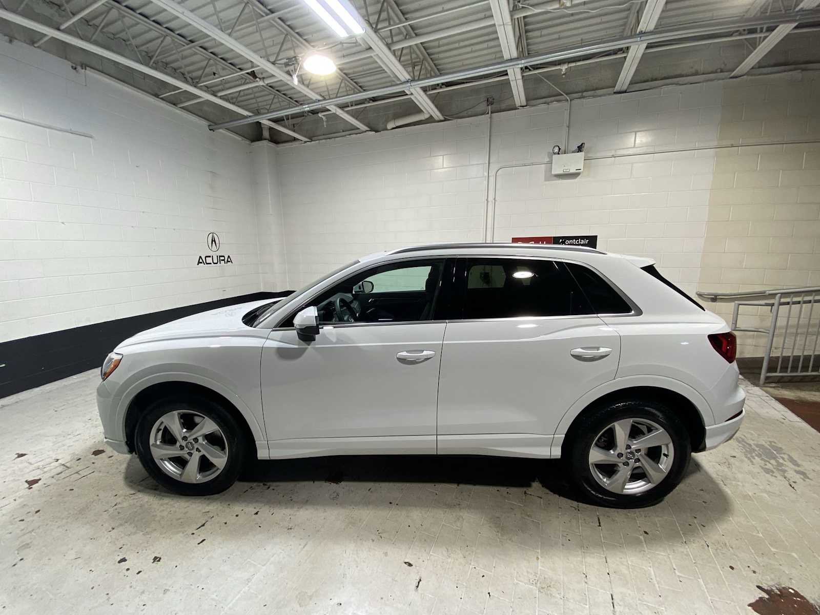 Used 2019 Audi Q3 2.0T Premium AWD/4WD image 3