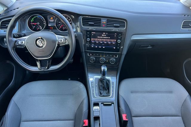 Used 2019 Volkswagen e-Golf SE image 15