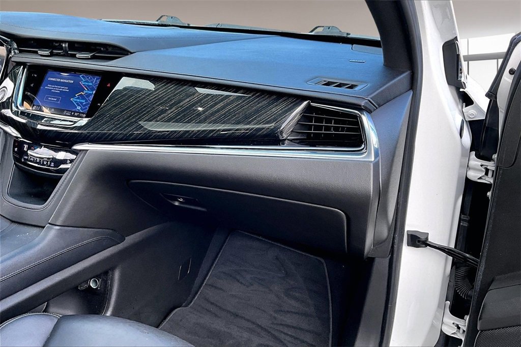 Used 2022 Cadillac XT6 Premium Luxury w/ Technology Package image 16